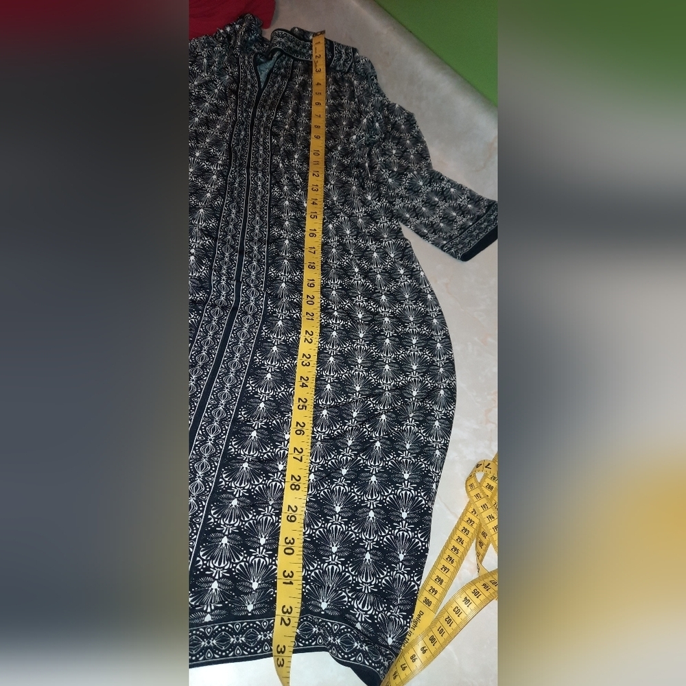 Patterned Black & Gray Midi Dress with Keyhole Detail - Picture 10 of 10